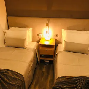 Emblematica - Wifi & Pool Apartment