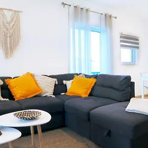 Apartment, 10 Mins Walk To Apartment